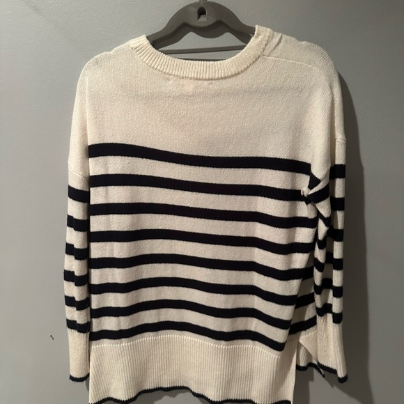 Sweater - Picture 2 of 5